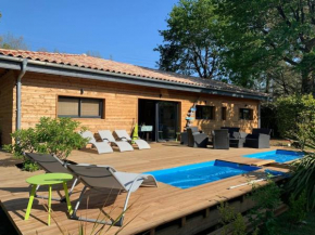 Casa Lenha, Maison en bois avec 2 bassins